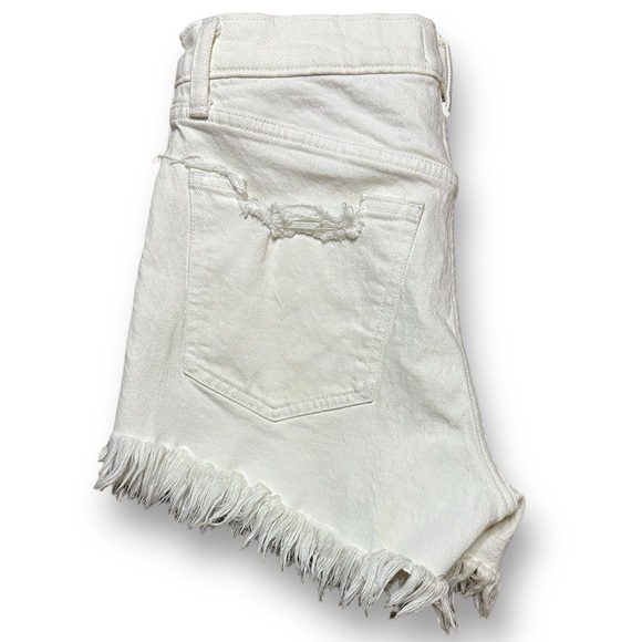 ABERCROMBIE & FITCH High Rise 4" Distressed Short in White Sz. 8 / 29 - Picture 5 of 7